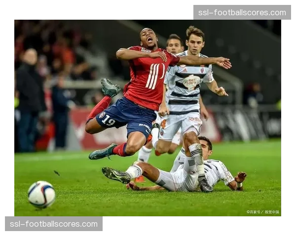 里尔客场2-0力克斯特拉斯堡，稳固积分榜第三位置